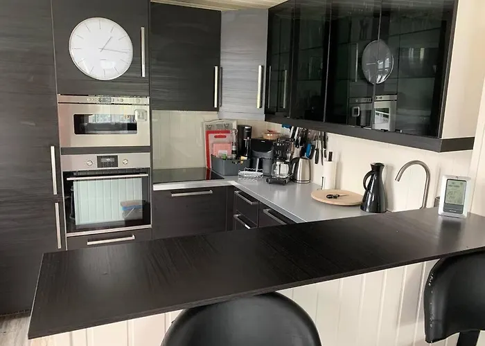 Prime Location, 400 M From The Town Centre Apartment *